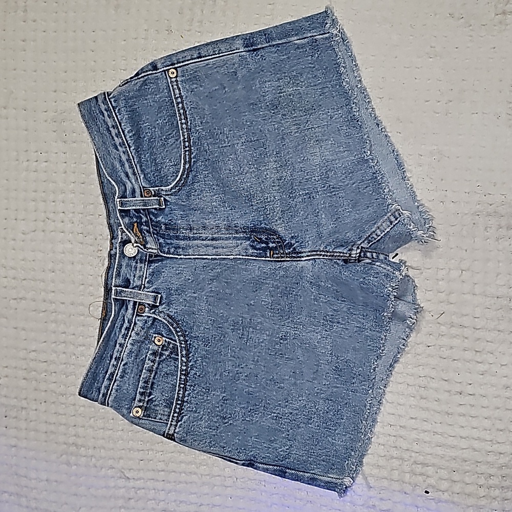 Levi's jeans shorts raw hem sz 32 - Picture 7 of 8